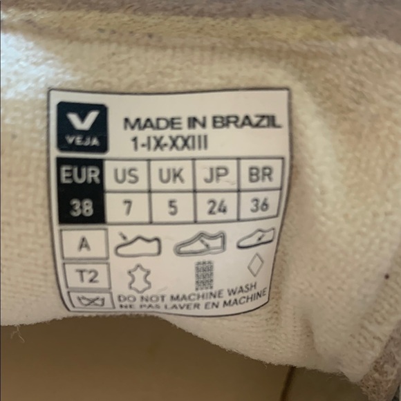 Veja Women's Sneakers in Cream and White - Picture 4 of 5